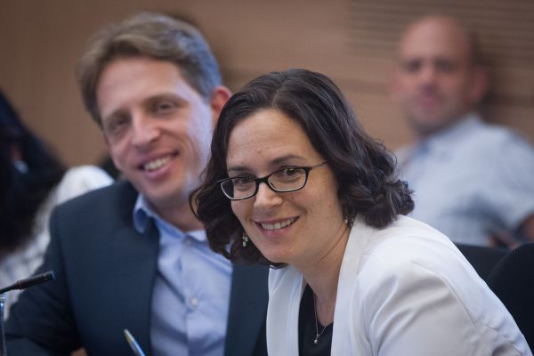 ש"ס איימה על כולנו: חוק הכשרות נדחה בשבוע