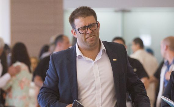 לא אמסור לידיו של אורן חזן ניהול ישיבת כנסת