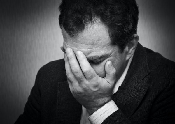 ראש ישיבה הושעה בשל תלונות על "מגע עם נשים"