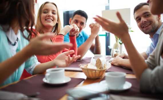 אינטראקציה בין אישית: הכוח המניע את האדם