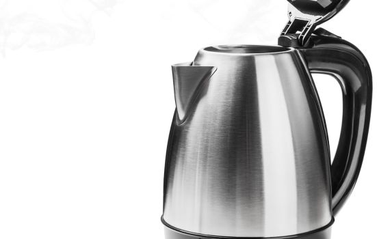 פתח תקוה: קומקום מים רותחים נשפך על פעוט