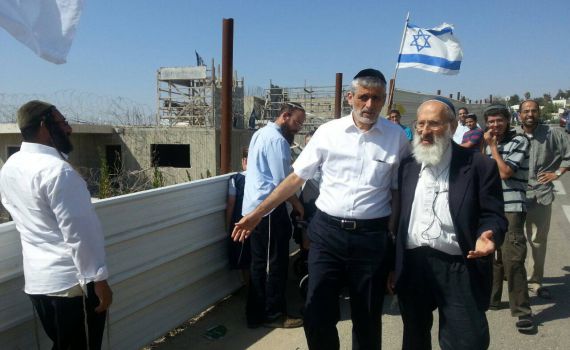 אלי ישי בבית אל: להרוס בתים? רק של מחבלים