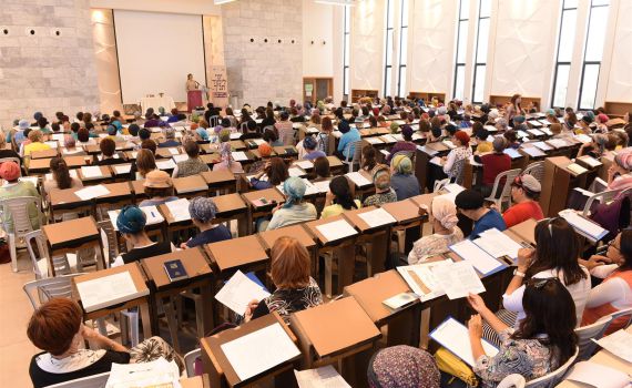 אלפים בכנס לימוד התנ"ך לאורם של גדולי ישראל