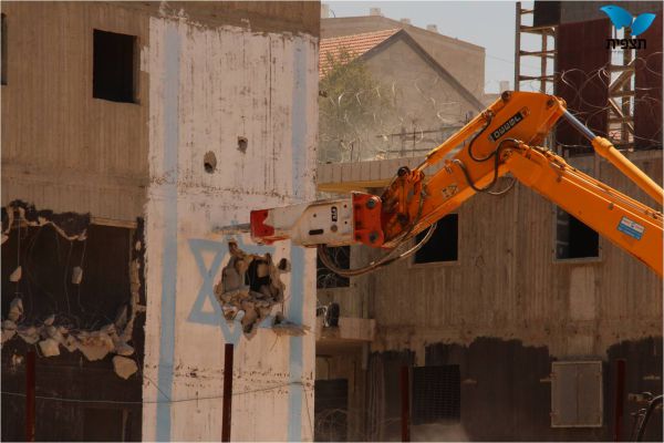 הריסת בתי דריינוף: חור באמצע דגל ישראל
