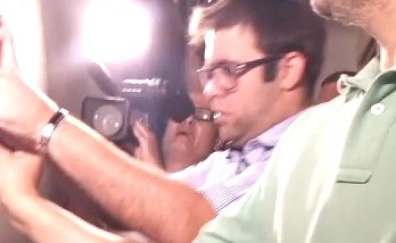 עמית סגל: האם בשביל א״י מותר להמר ולסרסר?