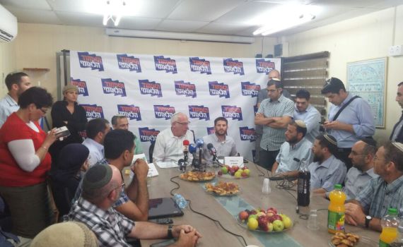 "ננקוט בסנקציות קואליציוניות נגד נתניהו"