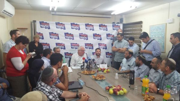 "ננקוט בסנקציות קואליציוניות נגד נתניהו"