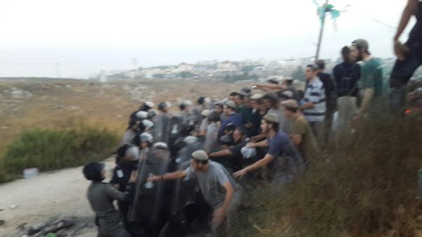 עימותים ומעצרים במהלך פינוי בתי דריינוף בבית אל