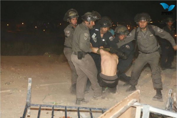 גם הלילה: עימותים בין השוטרים למפגינים בבית אל