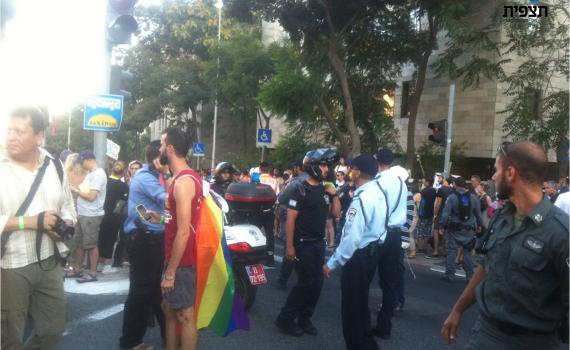 חרדי דקר שישה ממשתתפי מצעד הגאווה בירושלים