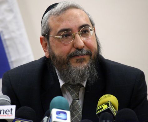 הרב אמסלם מגיב: "הבעיה היא החרדים והחרדלי"ם"