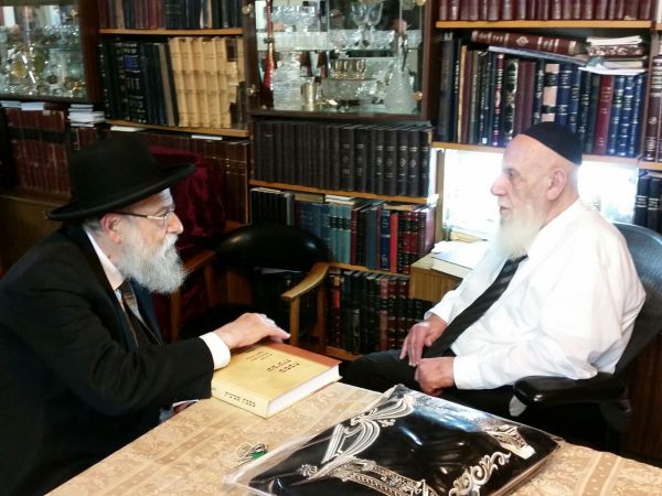 לראשונה; רב מהציונות הדתית נפגש עם הרב כהן