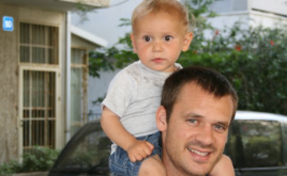 שנה אחרי; כ – 100 ילדים נקראו על שמו של בניה