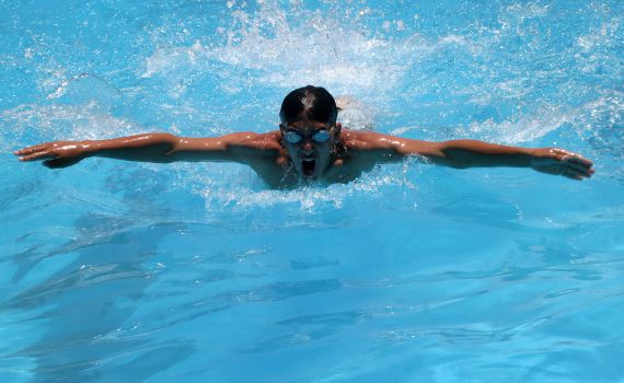 שו"ת: האם בריכת שחיה מועילה לטבילת גבר?