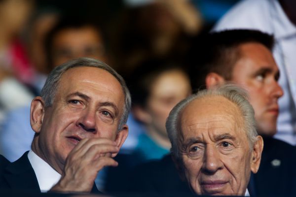 האשמים בהסכם הכניעה לאיראן: פרס ונתניהו