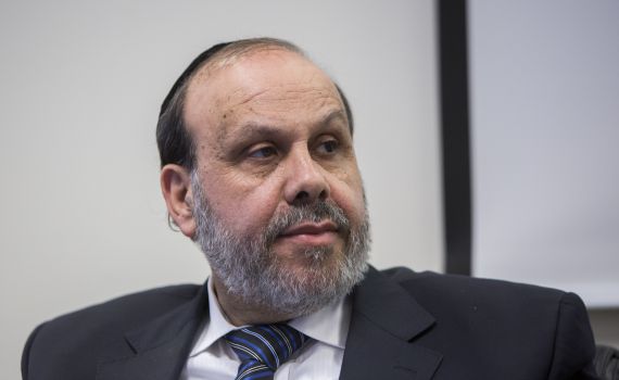 פרזנטור חדש של קורח: שר הדתות דוד אזולאי