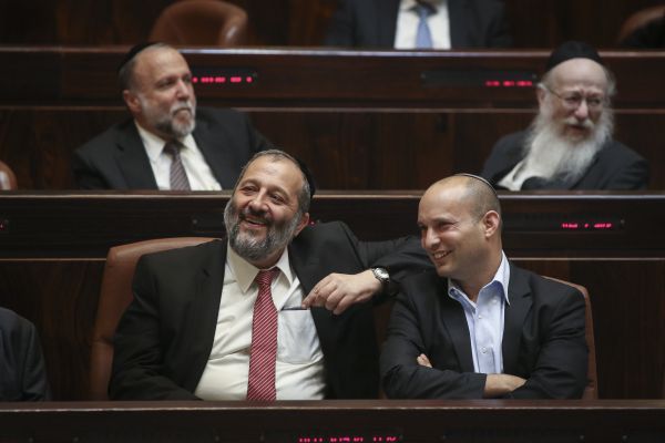 השקופים נשכחו: דרעי הצביע נגד חוק מע"מ 0