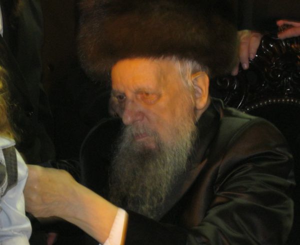 מנהיגות של מאור פנים והשתלבות בקהילה