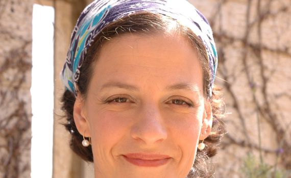 אפרת שפירא רוזנברג תחליף את אמילי עמרוסי