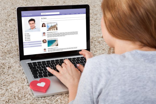 איזו תמונה לשים בכרטיס האישי באתר ההיכרויות?