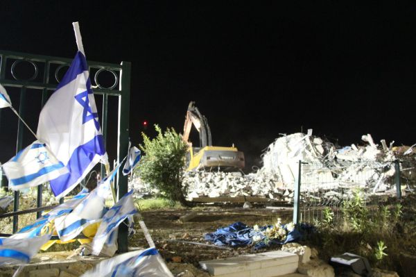 בישוב עלי הרסו כוחות הבטחון בית בשכונת היובל