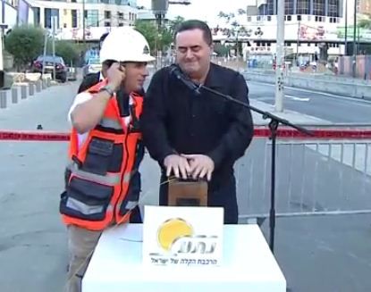 השר כץ לחץ על השאלטר, הגשר קרס; צפו