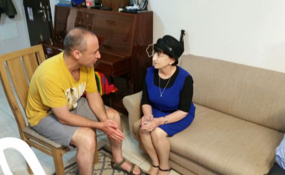 עדינה בר-שלום ניחמה את משפחת בנקי