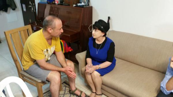 עדינה בר-שלום ניחמה את משפחת בנקי