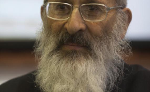 הרב אבינר לרינו צרור: תבקש סליחה מהרב שפירא