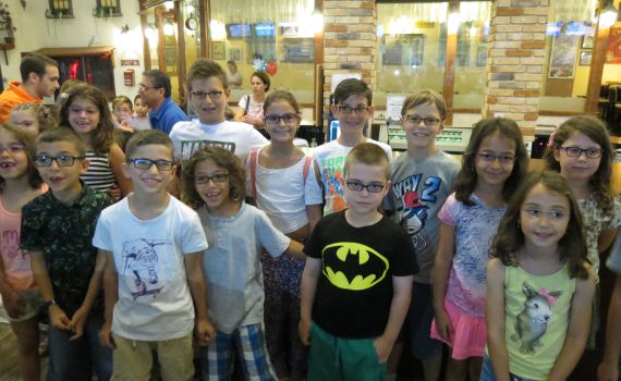 לילד יש בעיות בלימודים? אולי הוא צריך משקפיים