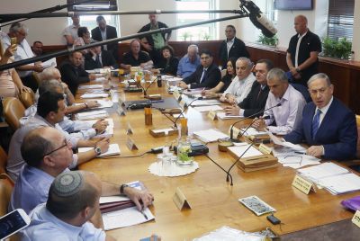 התקציב אושר: יעלון נמנע; הישגים נאים לבנט