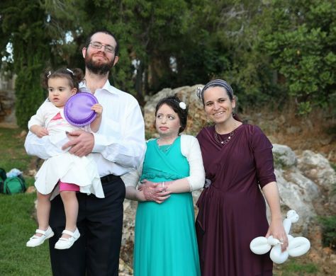 הילדה איילה שפירא שוחררה לביתה