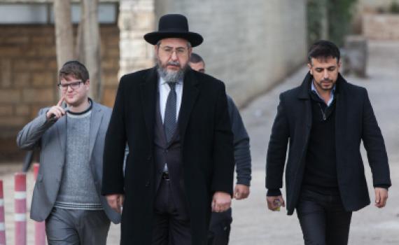 הרב אמסלם לרב אליהו: "ביקורת שכל כולה צביעות וחוסר כבוד"