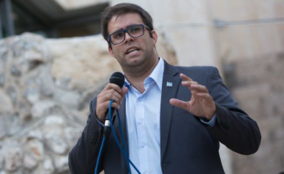 "לבדוק את הקשר בין שתי ההצתות בכפר בדומא"