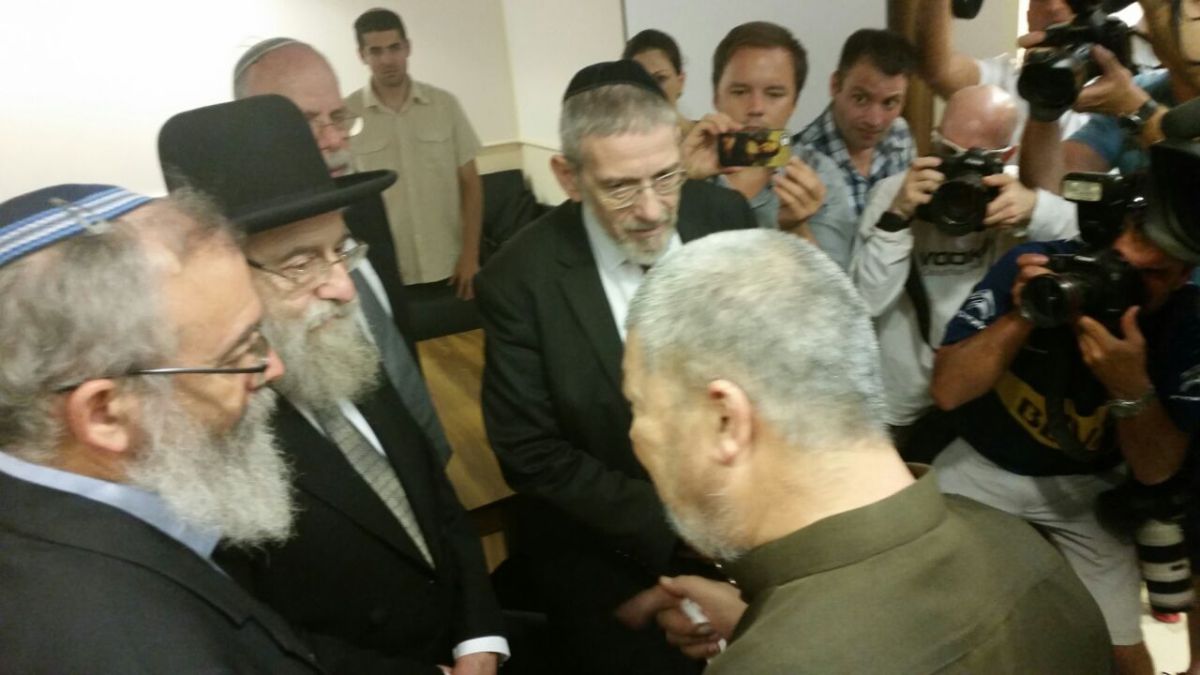 רבני צהר הגיעו לבקר את פצועי השריפה בדומא