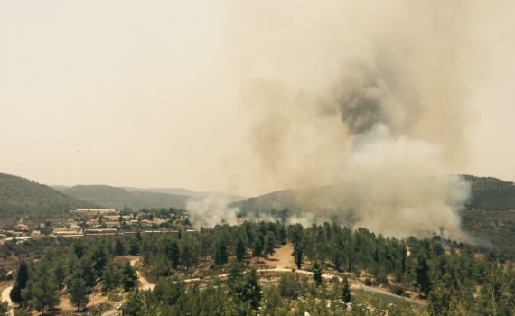 שרפת ענק בהרי ירושלים; הישוב אבן ספיר פונה