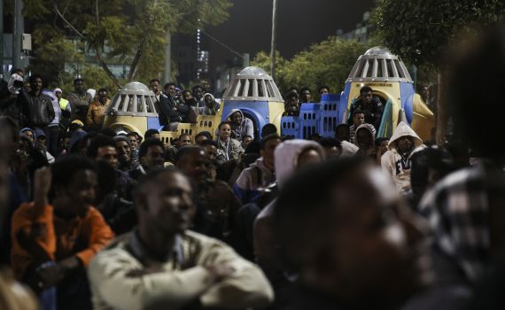 בג"צ: כליאת המסתננים ל-20 חודשים לא מידתית