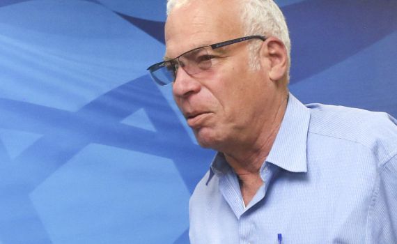 "כל חוזה המחייב לעבוד בשבת מפלה ויש לבטלו"