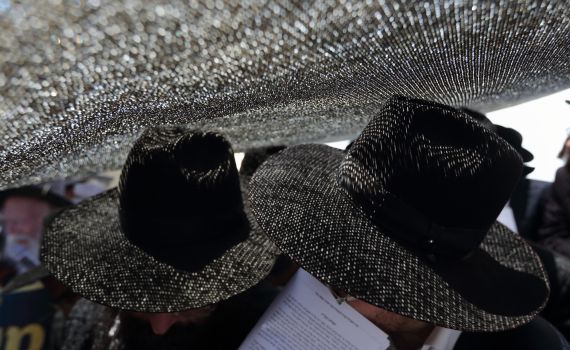 דעה: אסור לנו להפנות את הגב לאחינו החרדים