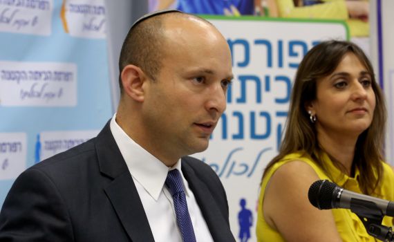 בנט מבטיח: הקטנת כיתות הלימוד בבתי הספר