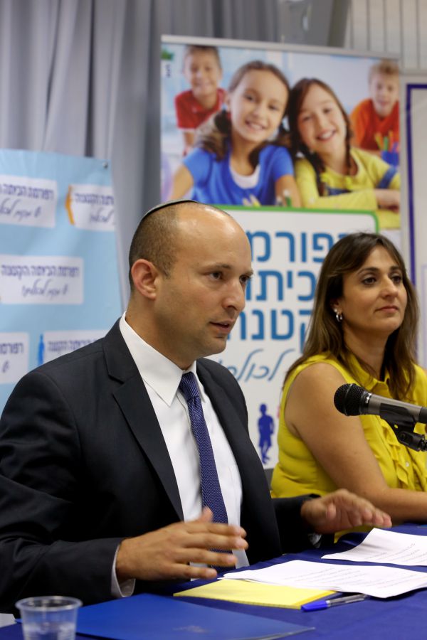 בנט מבטיח: הקטנת כיתות הלימוד בבתי הספר