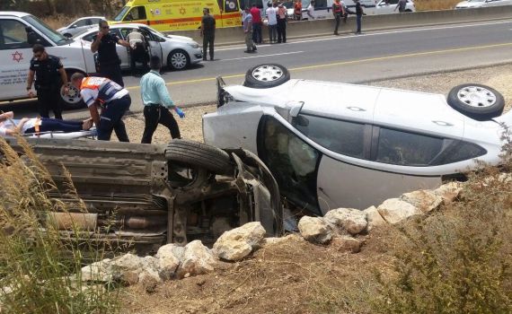 כביש 85: רכב לימוד נהיגה התהפך עם רכב נוסף