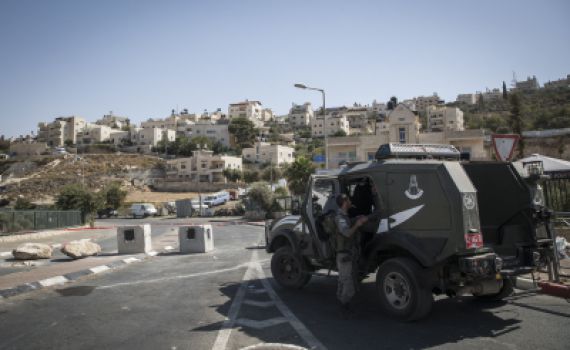 בקתבי"ם לעבר לוחמים בירושלים; שלושה פצועים