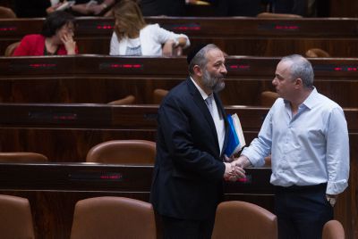 "בגללך הגז באדמה"; עימות בין שטייניץ לדרעי