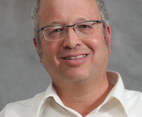 "לא מספיק שהדיינים יהיו רק תלמידי חכמים"