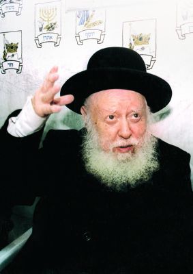 האזינו; הרב אזרחי בסיפורי הערצה על הרב שפירא