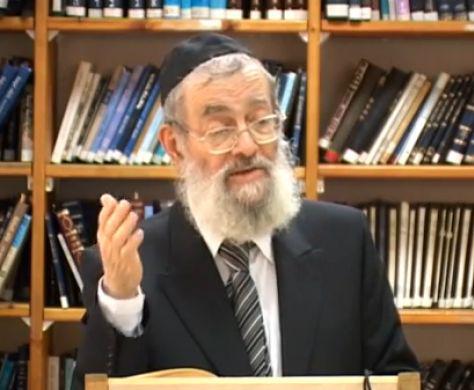 הרב צוריאל: "יש להחזיק טובה לעולים להר הבית"