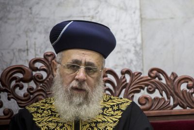 הרב יצחק יוסף נגד 'צהר': "רוצים לגייר ילדים שיאכלו חזיר"