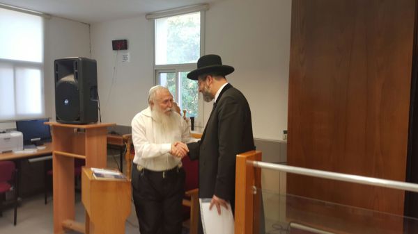שובר את הקרח; הרב לאו ביקר בישיבות "הסרוגות"