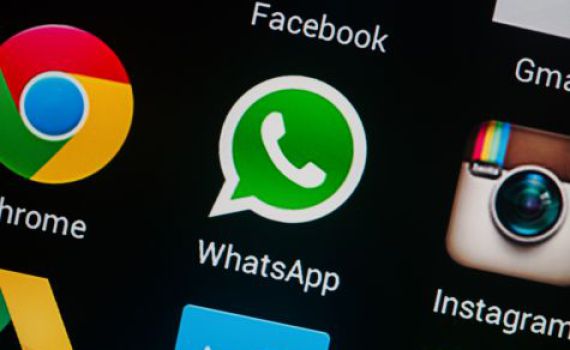 שו"ת: מותר לנשים להיות בקבוצת וואטסאפ עם רב?